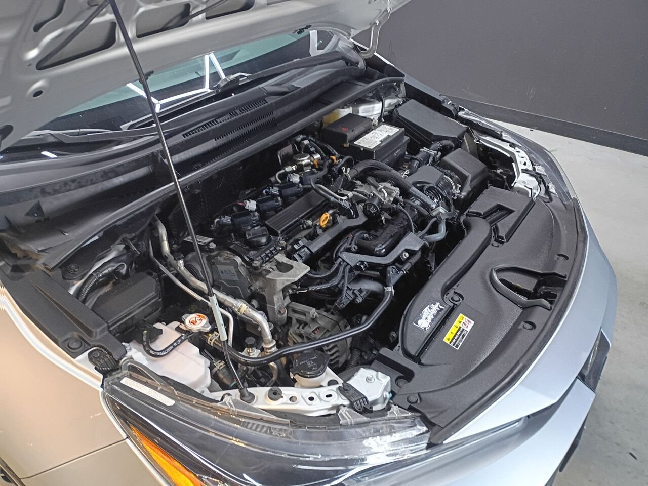 Toyota Corolla 2023 Argent Blainville - photo #31