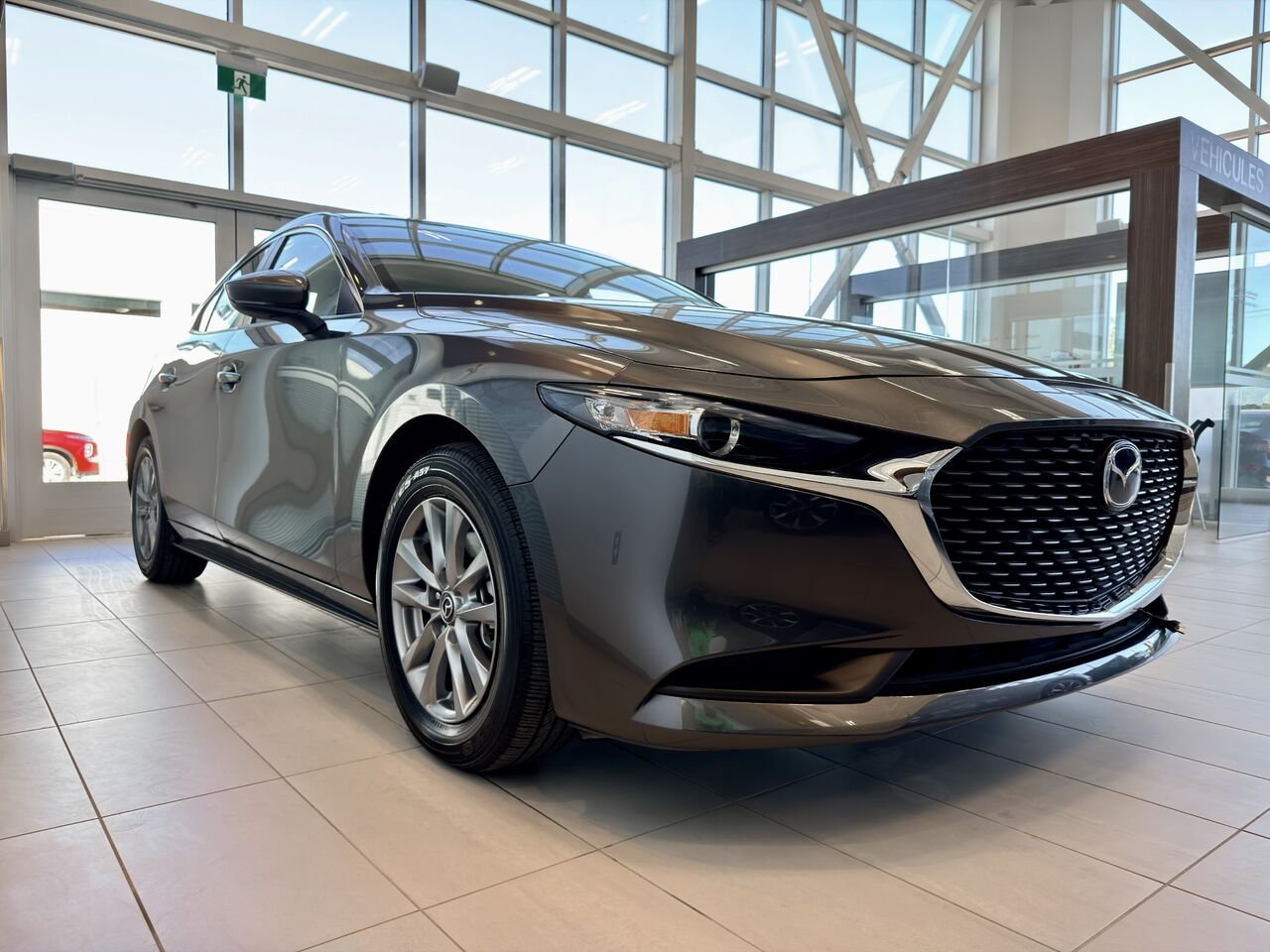 2025 Mazda Mazda3 Grey Notre-Dame-des-Prairies - photo #5