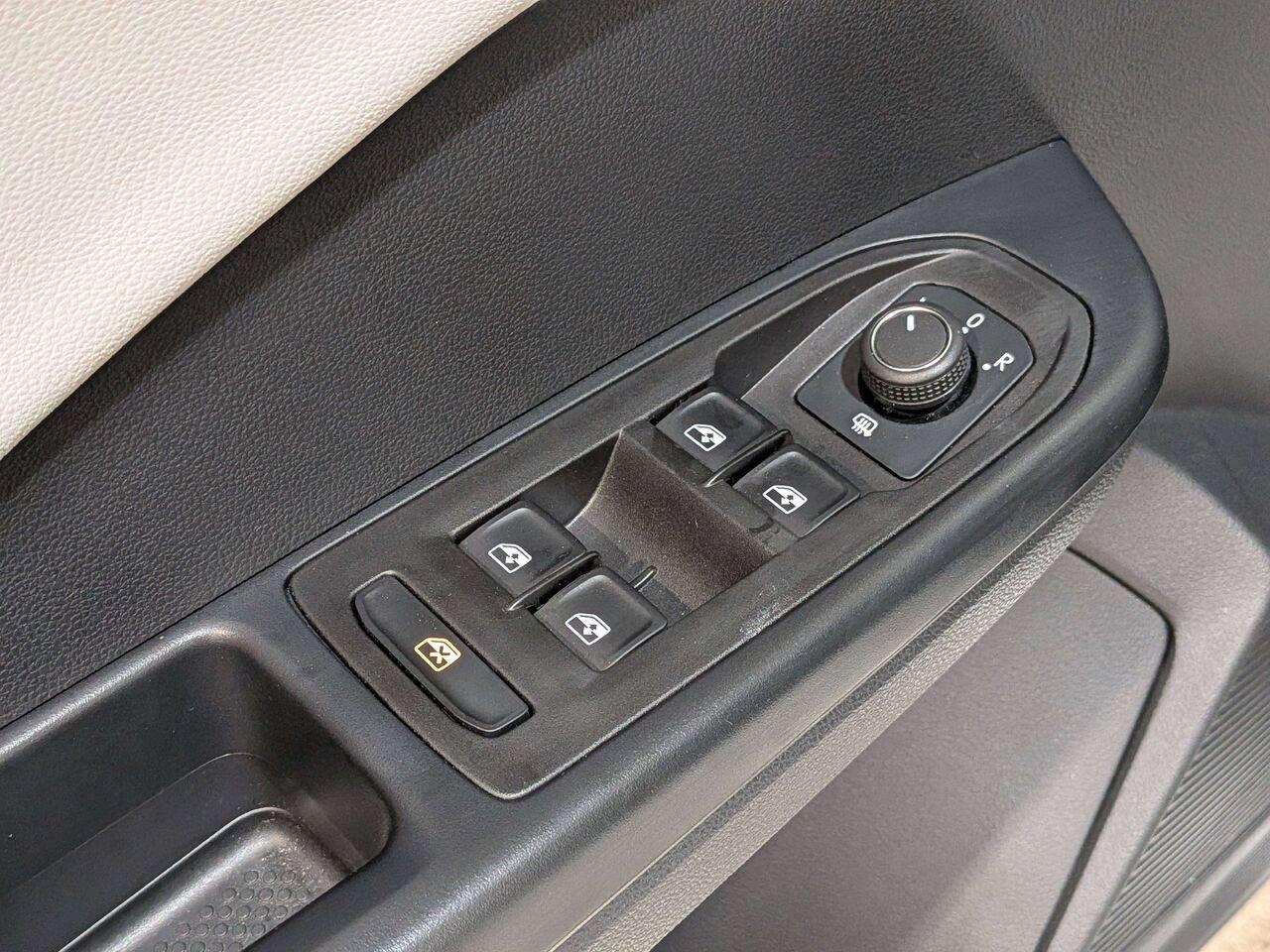 2025 Volkswagen Taos Trendline FWD White Val-David - photo #33