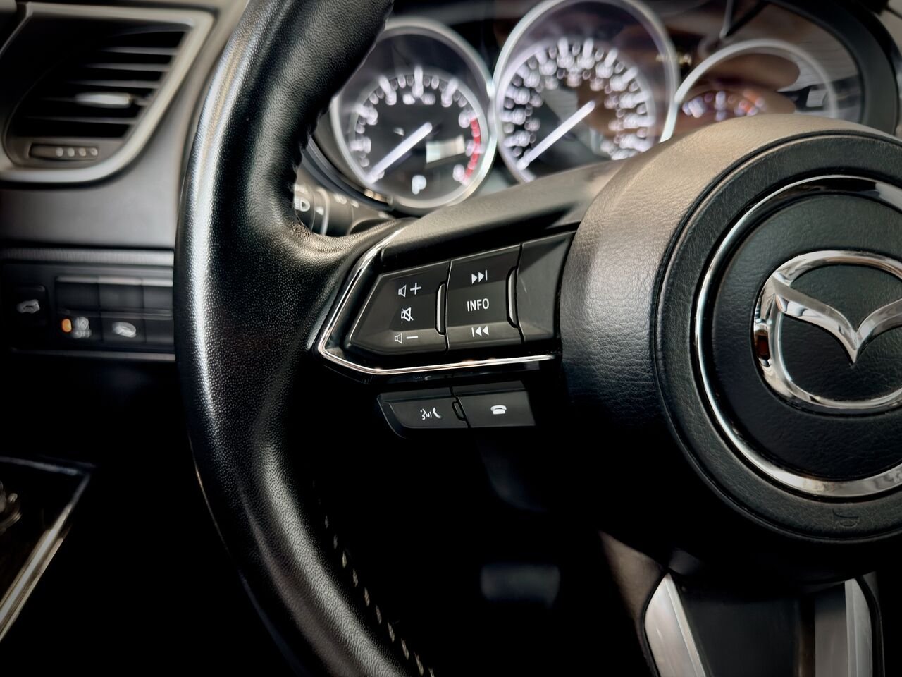 Mazda CX-9 2023 Argent Notre-Dame-des-Prairies - photo #18