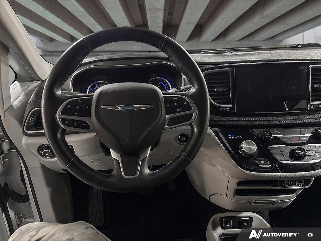 2021 Chrysler Pacifica Hybrid 2601324A | Touring L Plus White Edmonton - photo #10