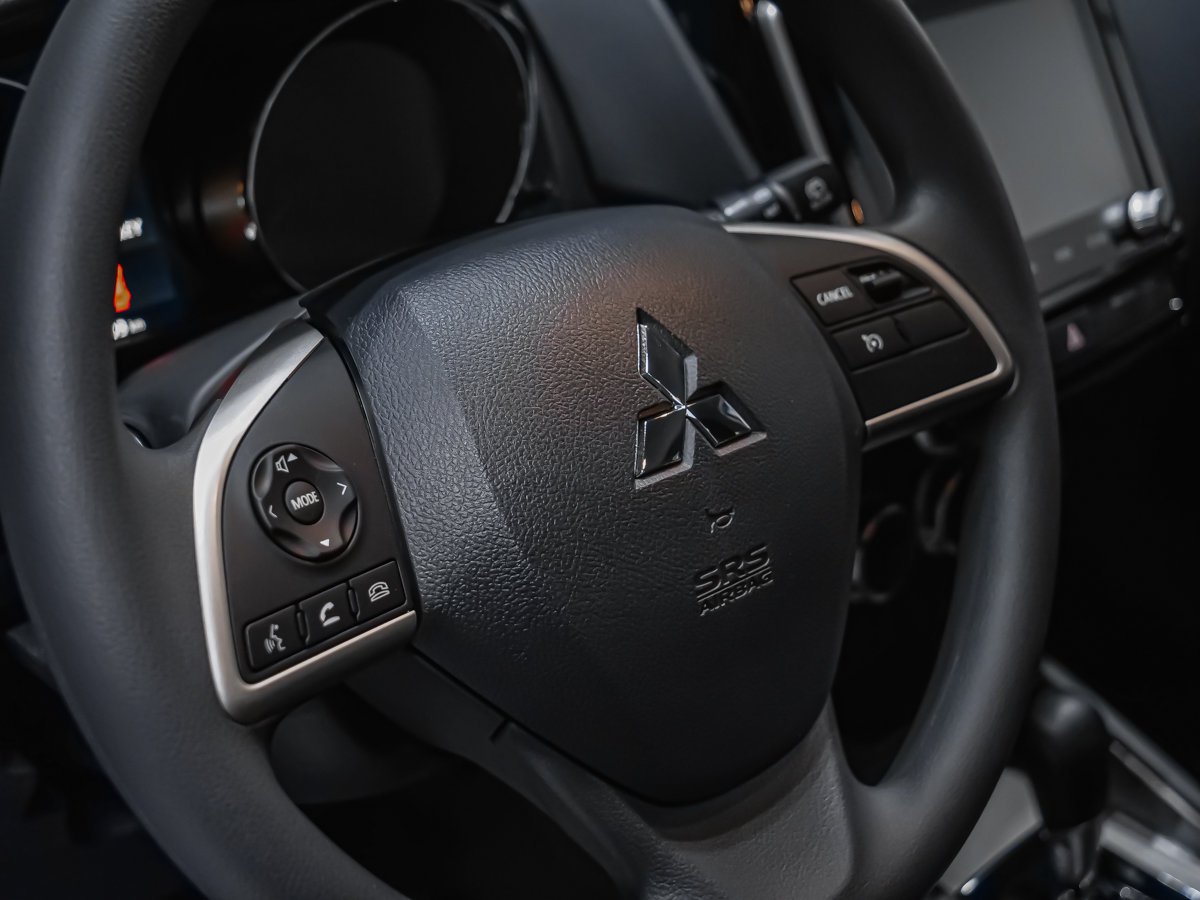 2027 Mitsubishi RVR ES Octane Blue Montreal - photo #7