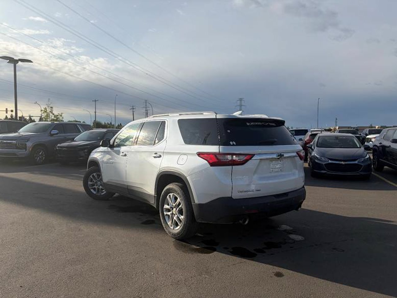 2018 Chevrolet Traverse AWD 4dr LT Cloth w/1LT White Sherwood Park - photo #3