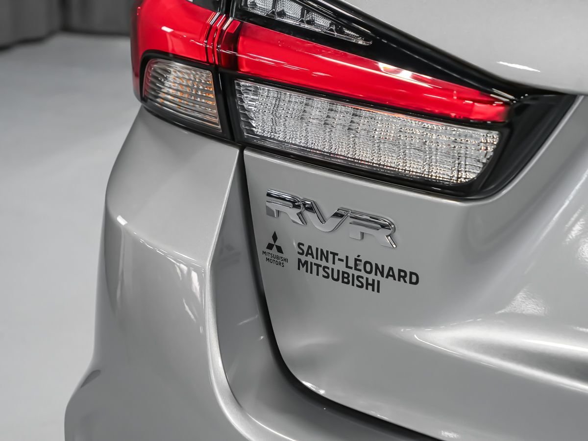 2027 Mitsubishi RVR ES Titanium Grey Montreal - photo #8