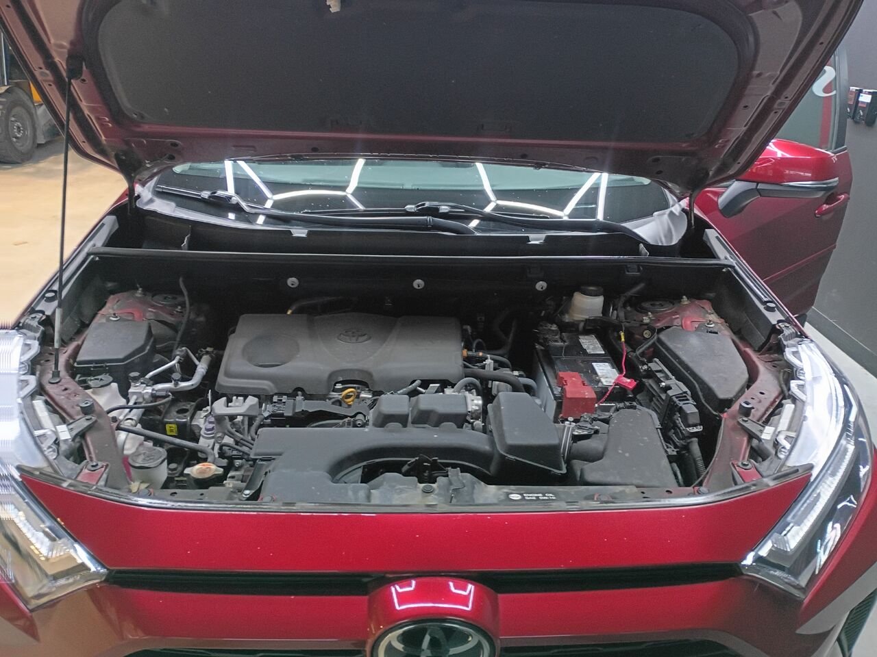 2022 Toyota RAV4 Red Blainville - photo #32