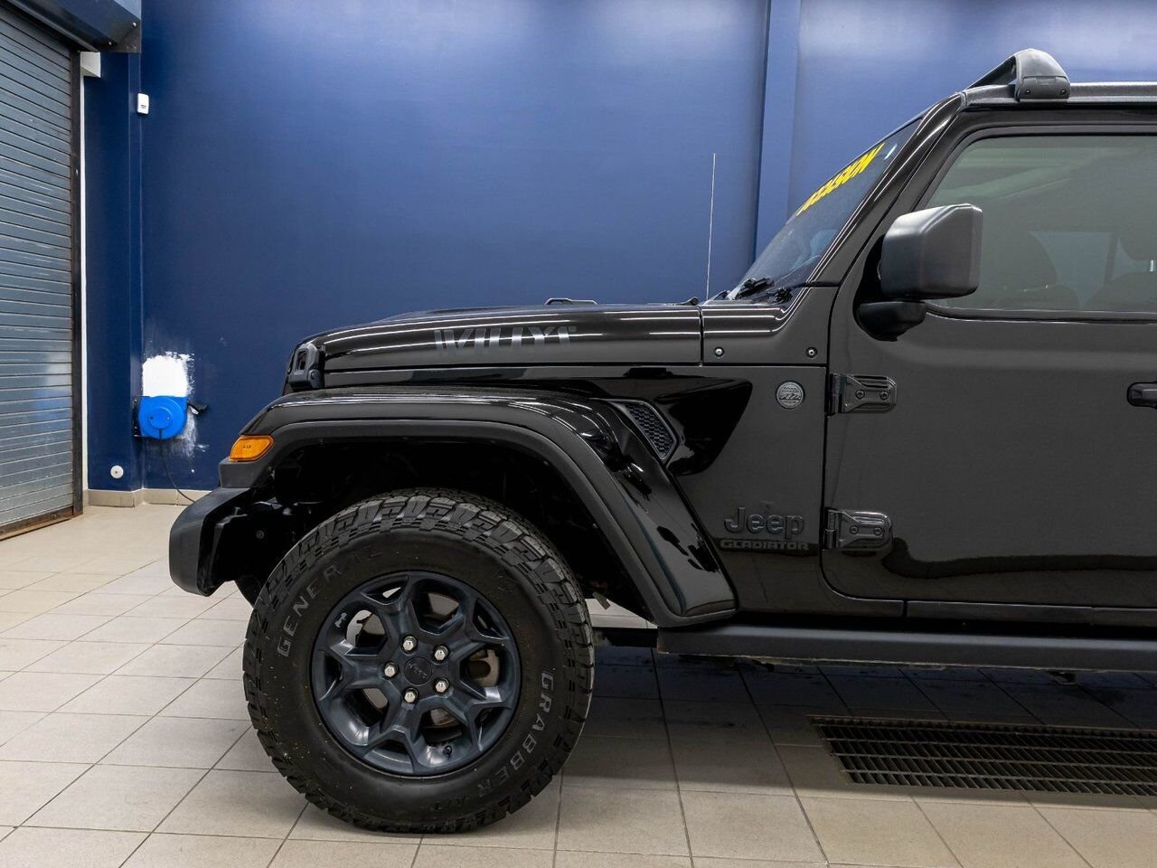Jeep Gladiator WILLYS CREW 4X4 V6 *NAV* TOIT DUR CARPLAY BEDLINER 2023 Noir Saint-Jérôme - photo #28