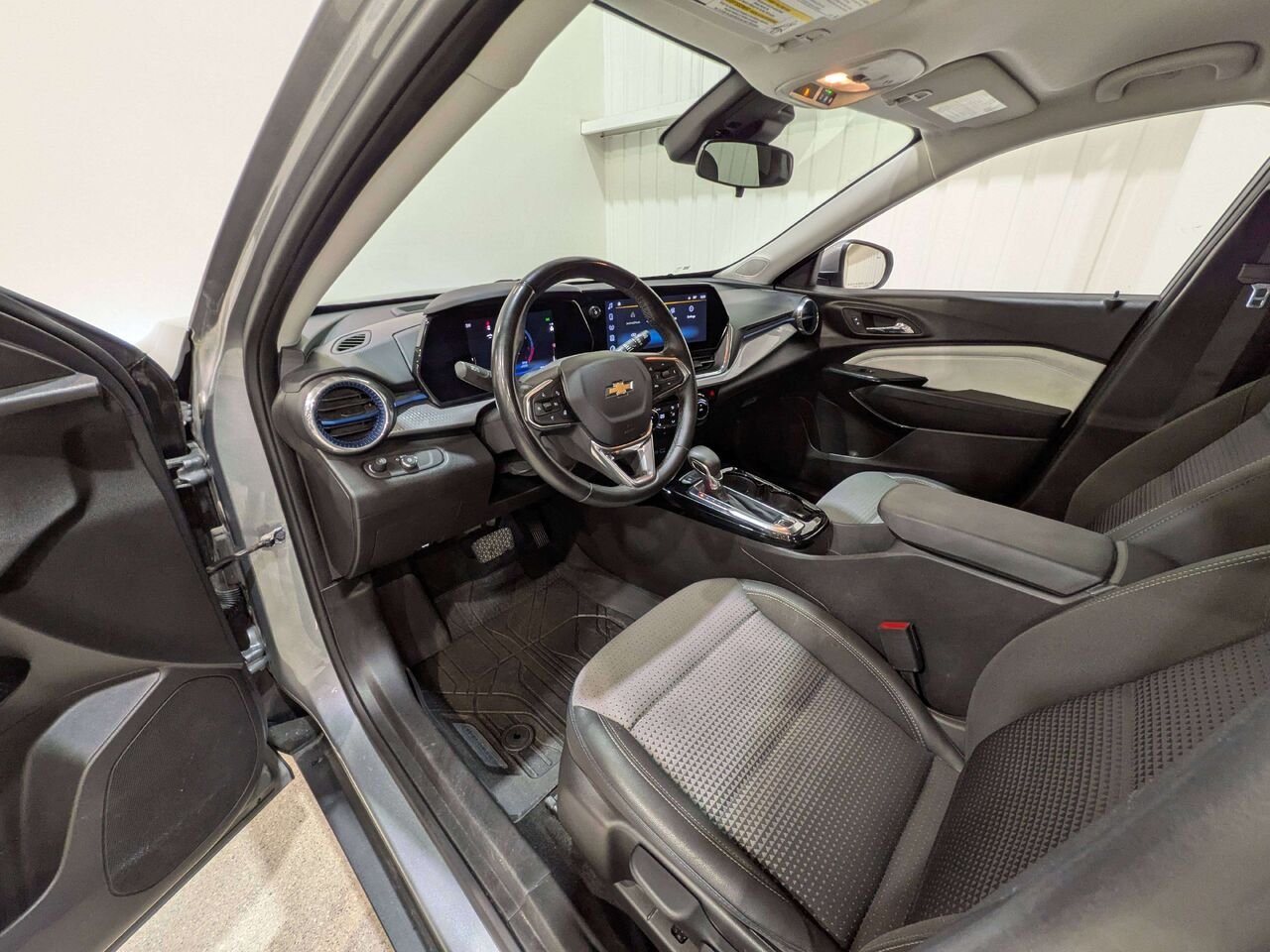 2025 Chevrolet Trax FWD 4dr LT Grey Val-David - photo #9