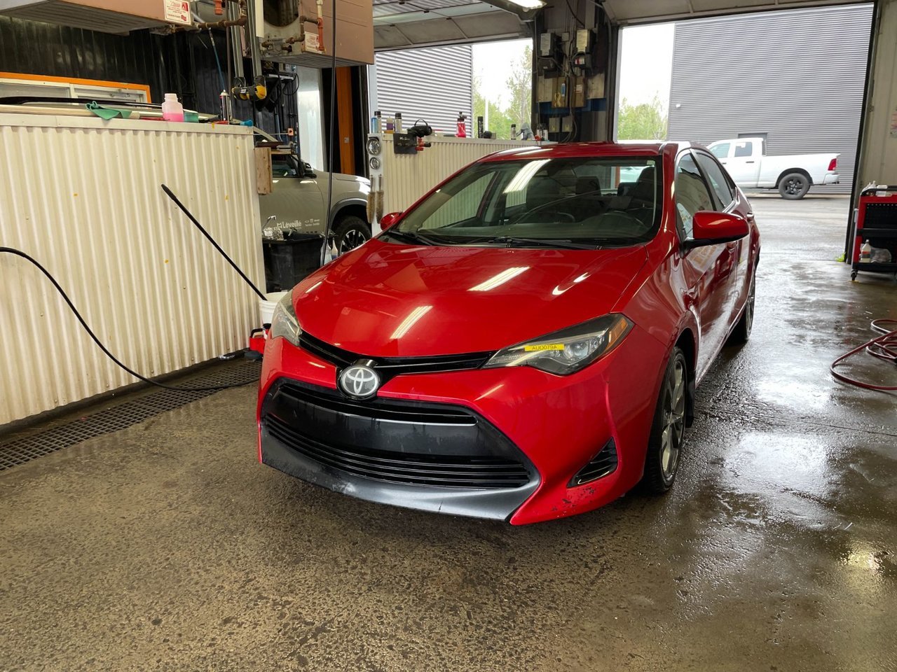 Toyota Corolla LE AUTO *SIÈGES CHAUFF* REG ADAPT BLUETOOTH USB 2018 Rouge Saint-Jérôme - photo #0