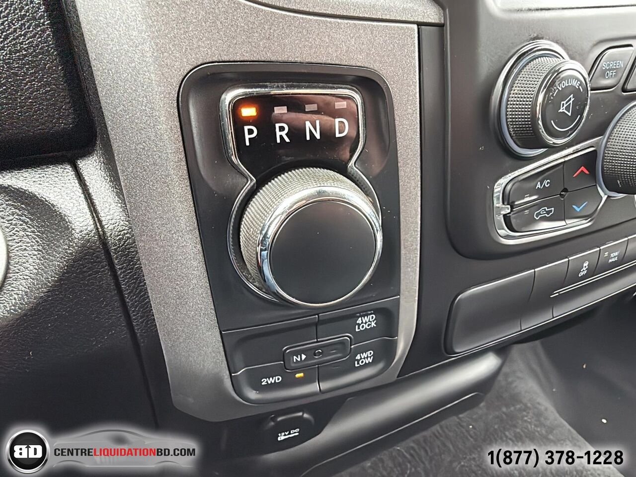Ram 1500 Classic Express QUAD CAB V6 3.6L 4X4 | BD0187 2021 Noir Granby - photo #21
