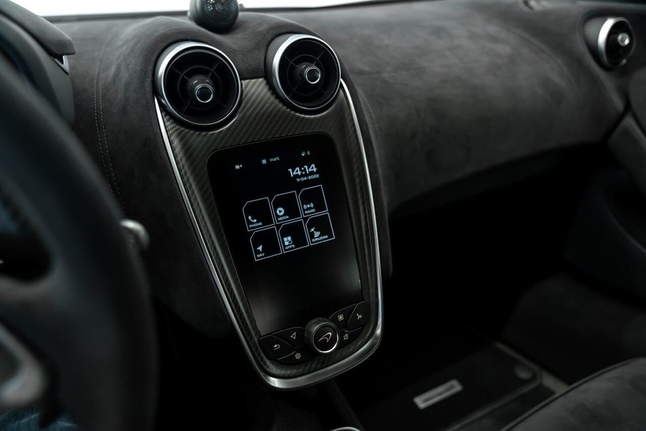 2019 McLaren 600LT White Saint-Eustache - photo #18