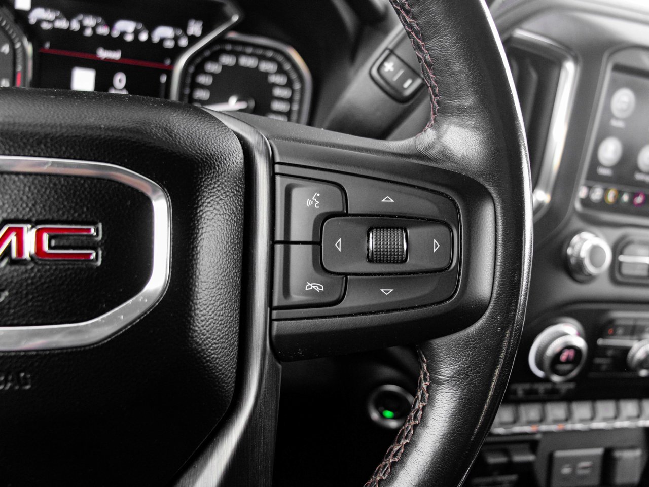 2022 GMC Sierra 3500HD 4WD Crew Cab 159 AT4 White Sherwood Park - photo #22