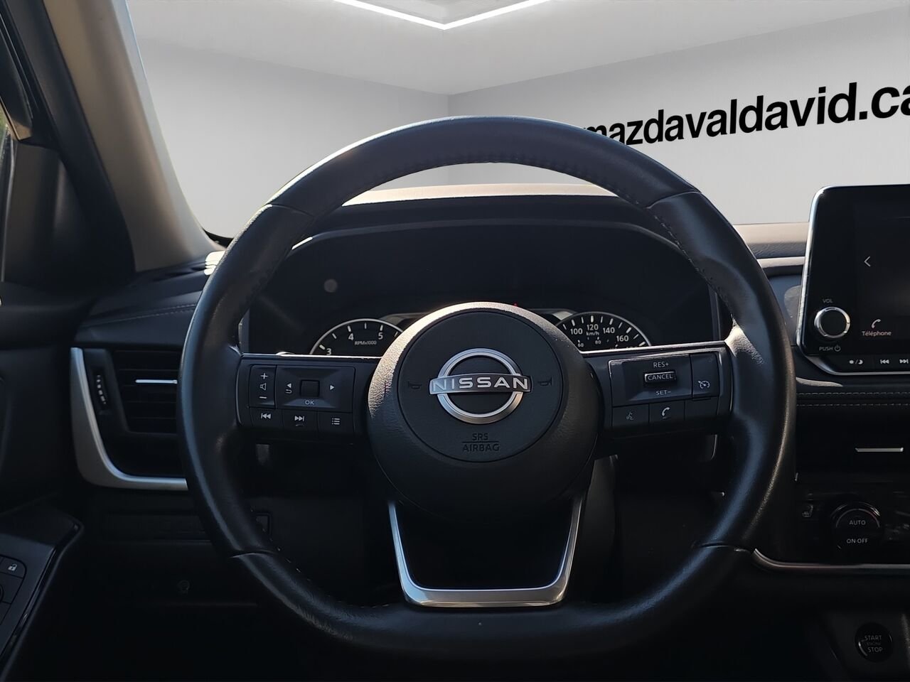 Nissan Rogue S TI AWD, Cruise control, Sièges chauffant, écran tactile 2024 Noir Val-David - photo #8