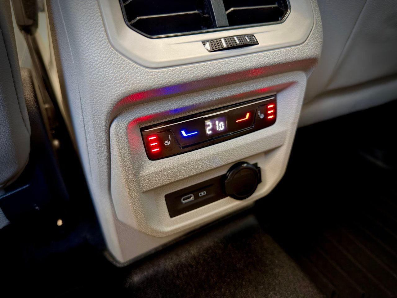 2024 Volkswagen Tiguan Blue Notre-Dame-des-Prairies - photo #23