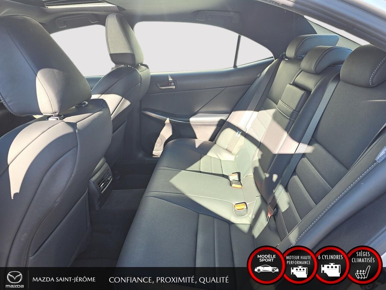 Lexus IS 300 F SPORT | 1 PROPRIÉTAIRE | AWD | V6 | TOIT OUVRANT | CUIR 2019 Gris Saint-Jérôme - photo #20
