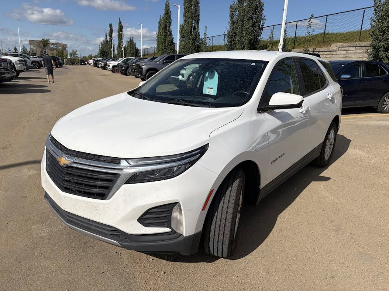 2022 Chevrolet Equinox AWD 4dr LT w/1LT White Sherwood Park - photo #2