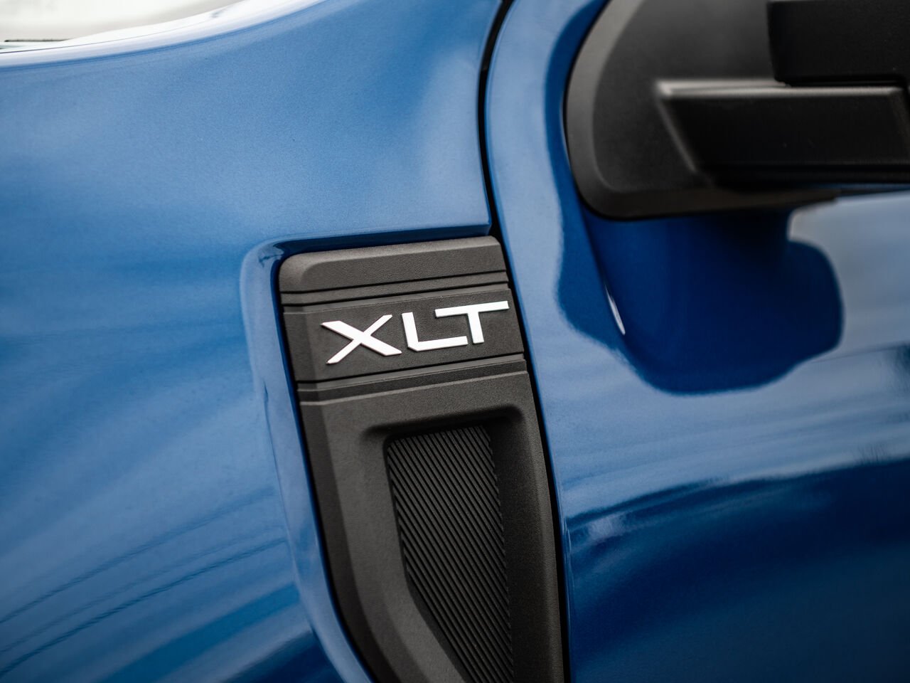 2023 Ford Maverick Blue Sainte-Julienne - photo #7