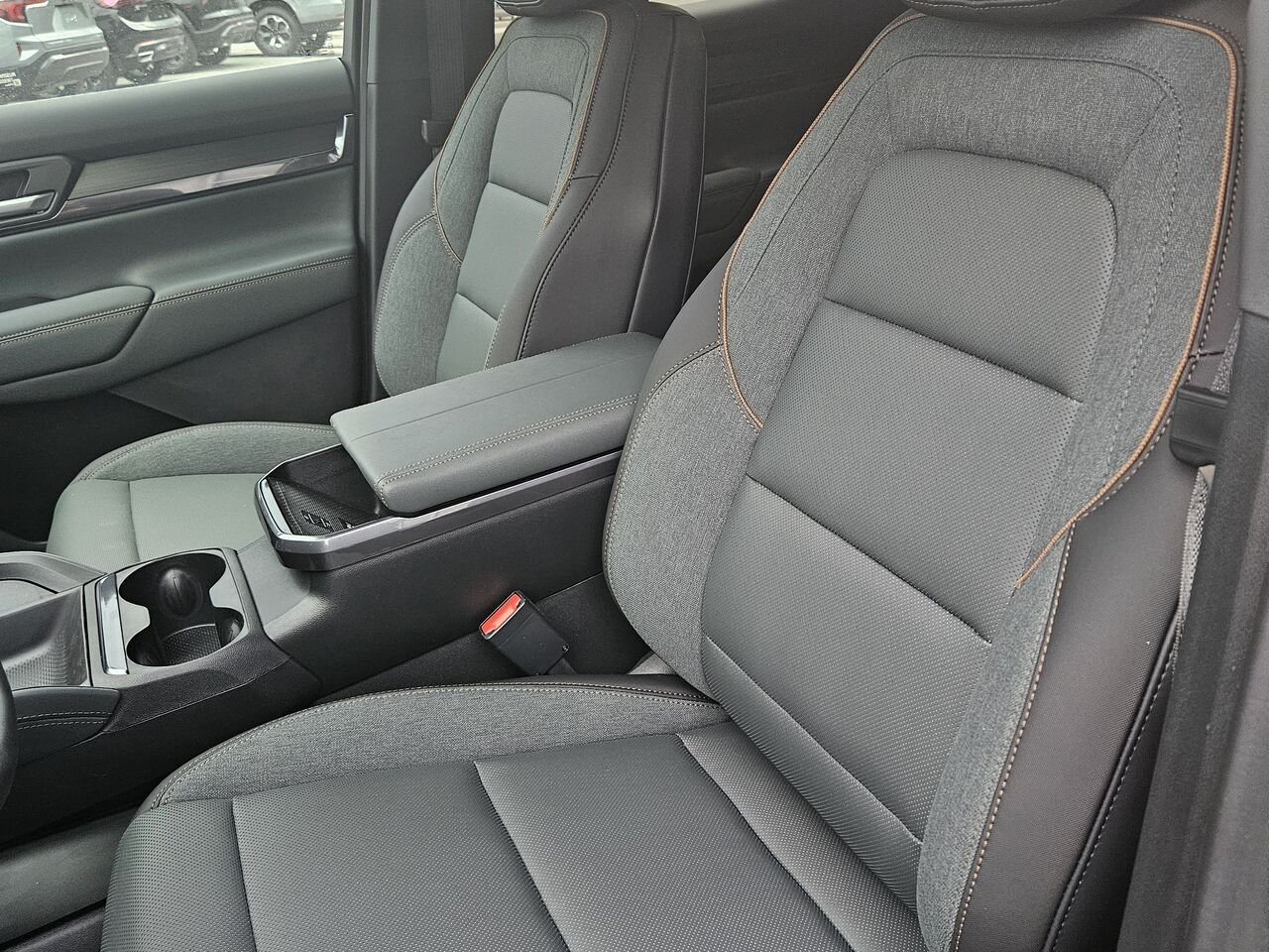 GMC Terrain AT4 4 portes TI 2027 Ébène crépuscule métallisé Thetford Mines - photo #13
