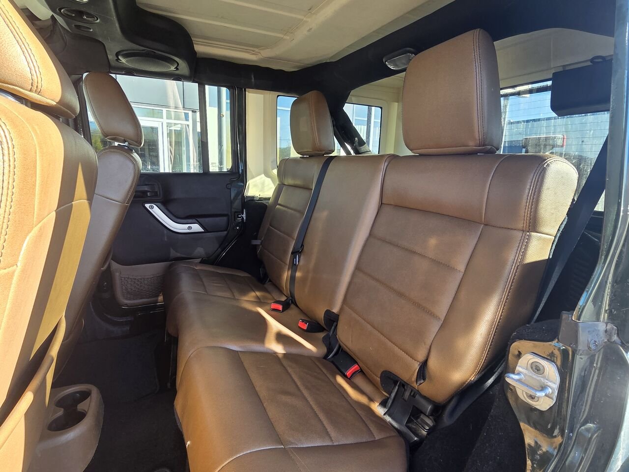 2011 Jeep Wrangler Unlimited Green Granby - photo #12