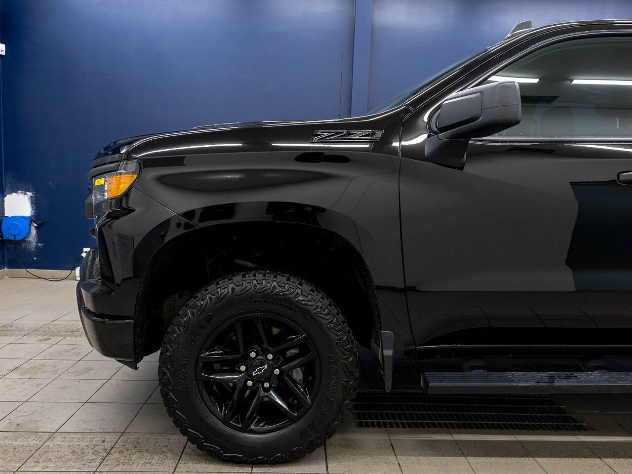Chevrolet Silverado 1500 CUSTOM TRAIL BOSS CREW 4X4 *CARPLAY* BEDLINER WIFI 2024 Noir Saint-Jérôme - photo #32