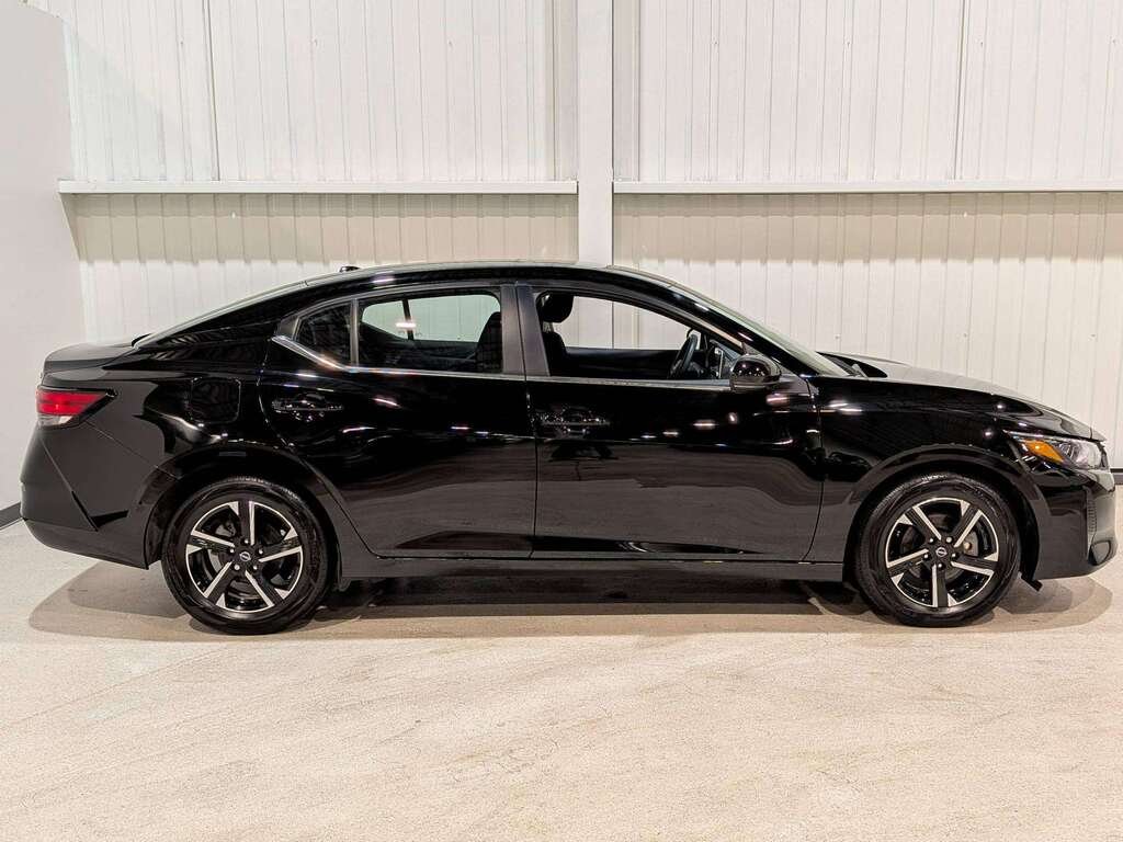 Nissan Sentra SV CVT 2024 Noir Val-David - photo #3
