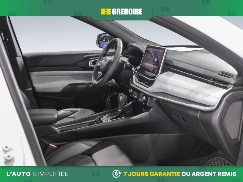 2025 Jeep Compass White Laval - photo #25