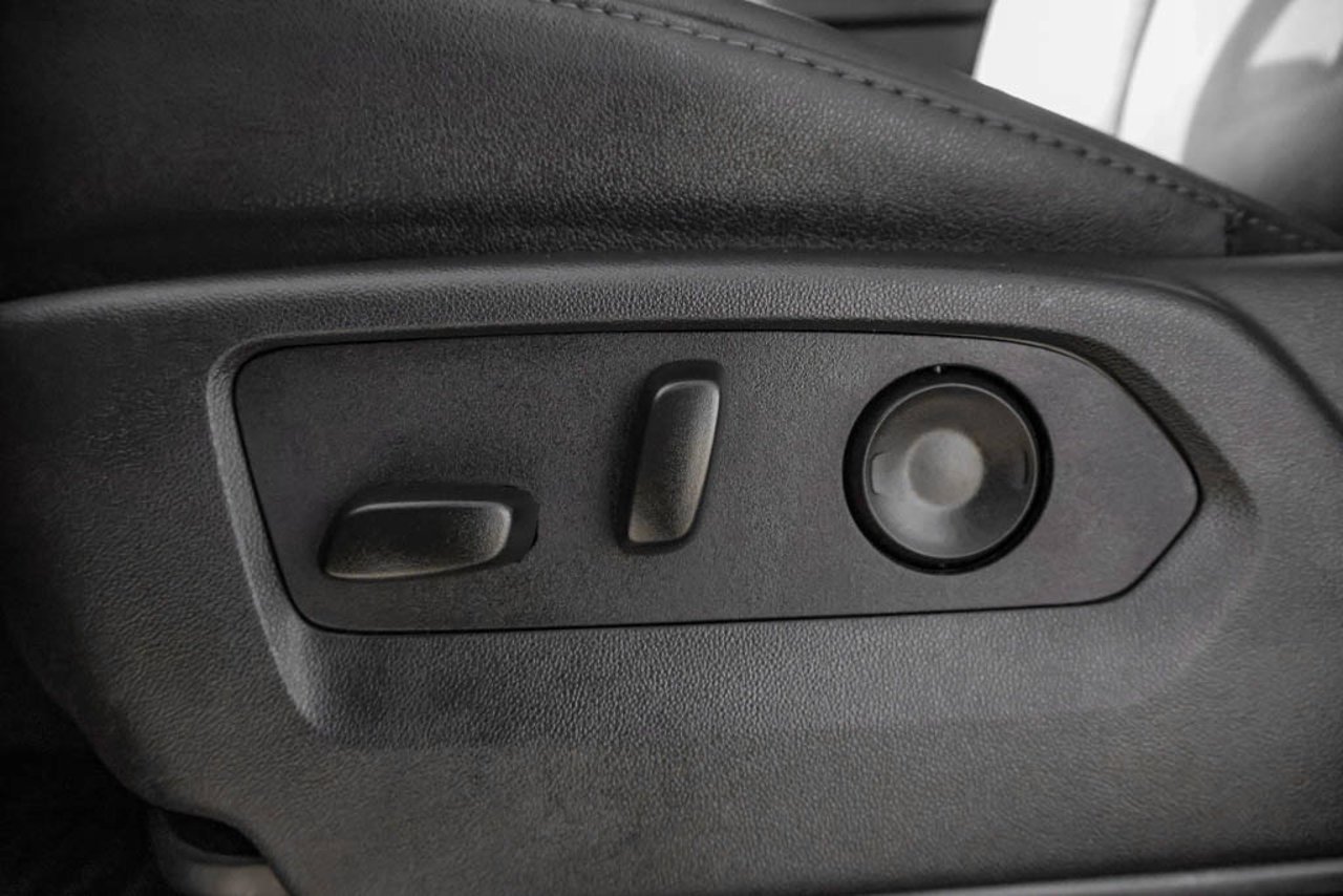 2026 Chevrolet Silverado 3500HD 4WD Crew Cab 159 LTZ Blue Sherwood Park - photo #15