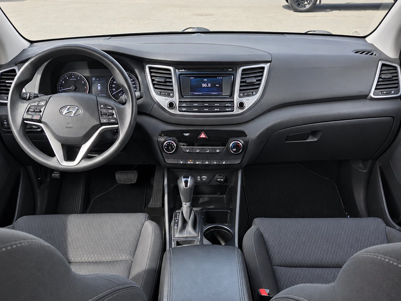 2018 Hyundai Tucson AWD White Granby - photo #13