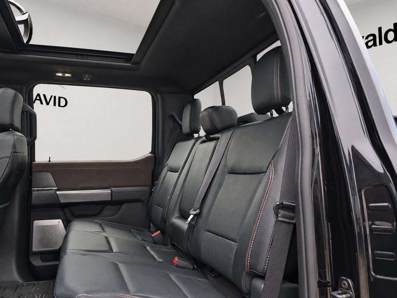 2023 Ford F-150 LARIAT, SuperCrew Black Val-David - photo #24
