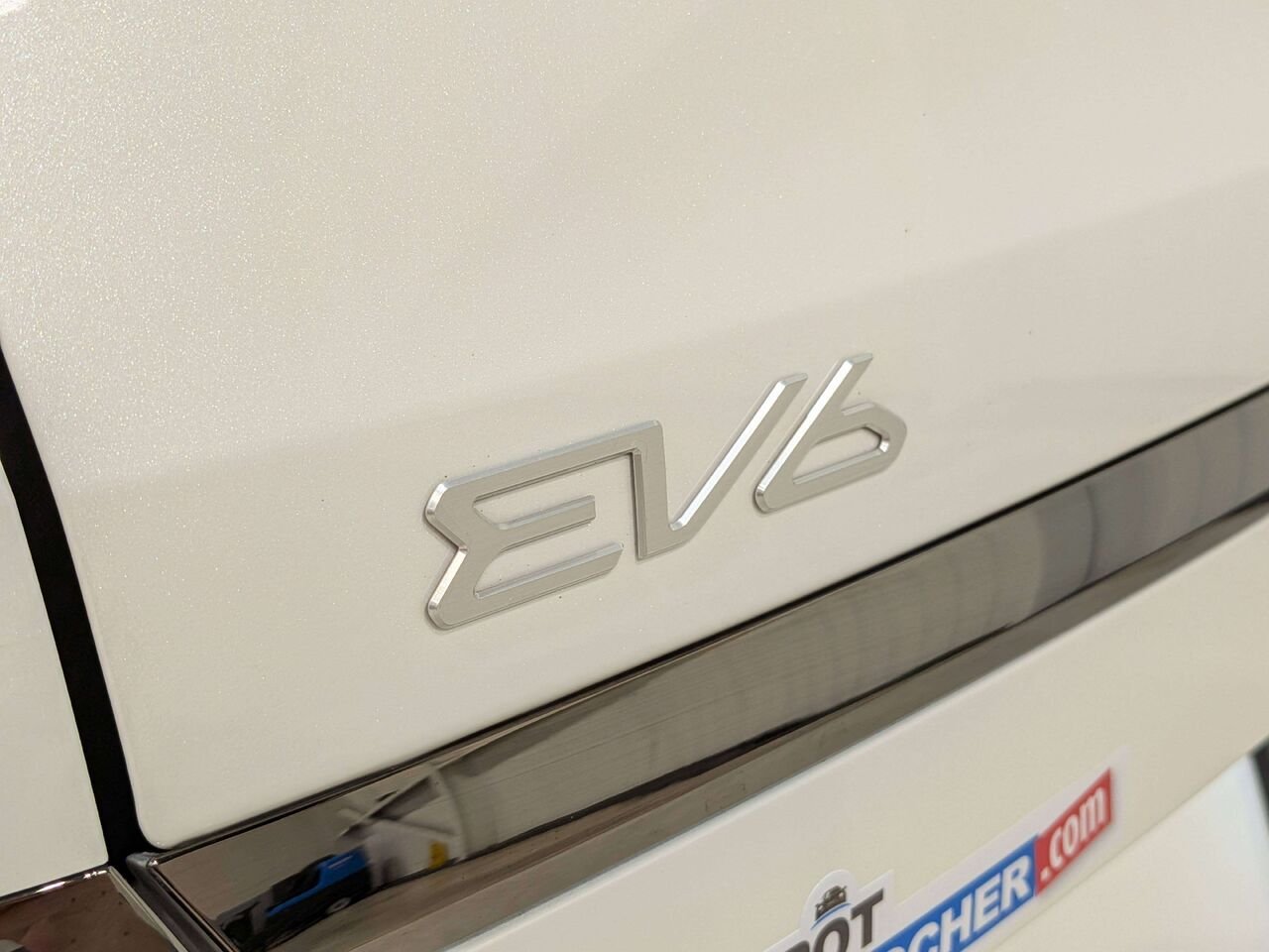 2024 Kia EV6 Land w/GT-Line Pkg 1 AWD White Val-David - photo #39