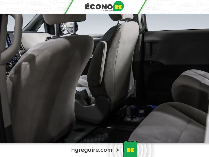 2020 Toyota Sienna White Saint-Eustache - photo #16