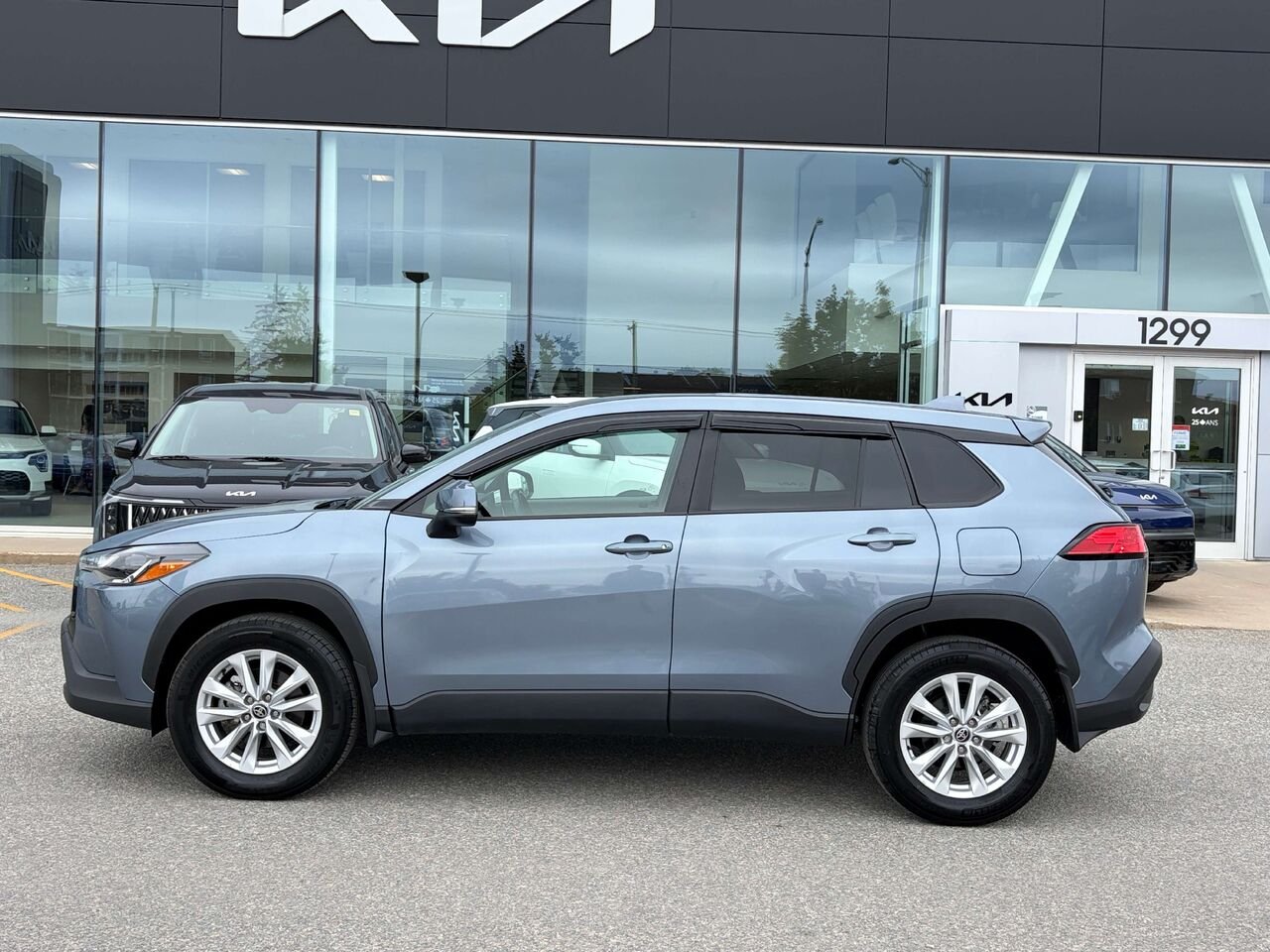 2023 Toyota Corolla Cross Blue Gatineau - photo #2