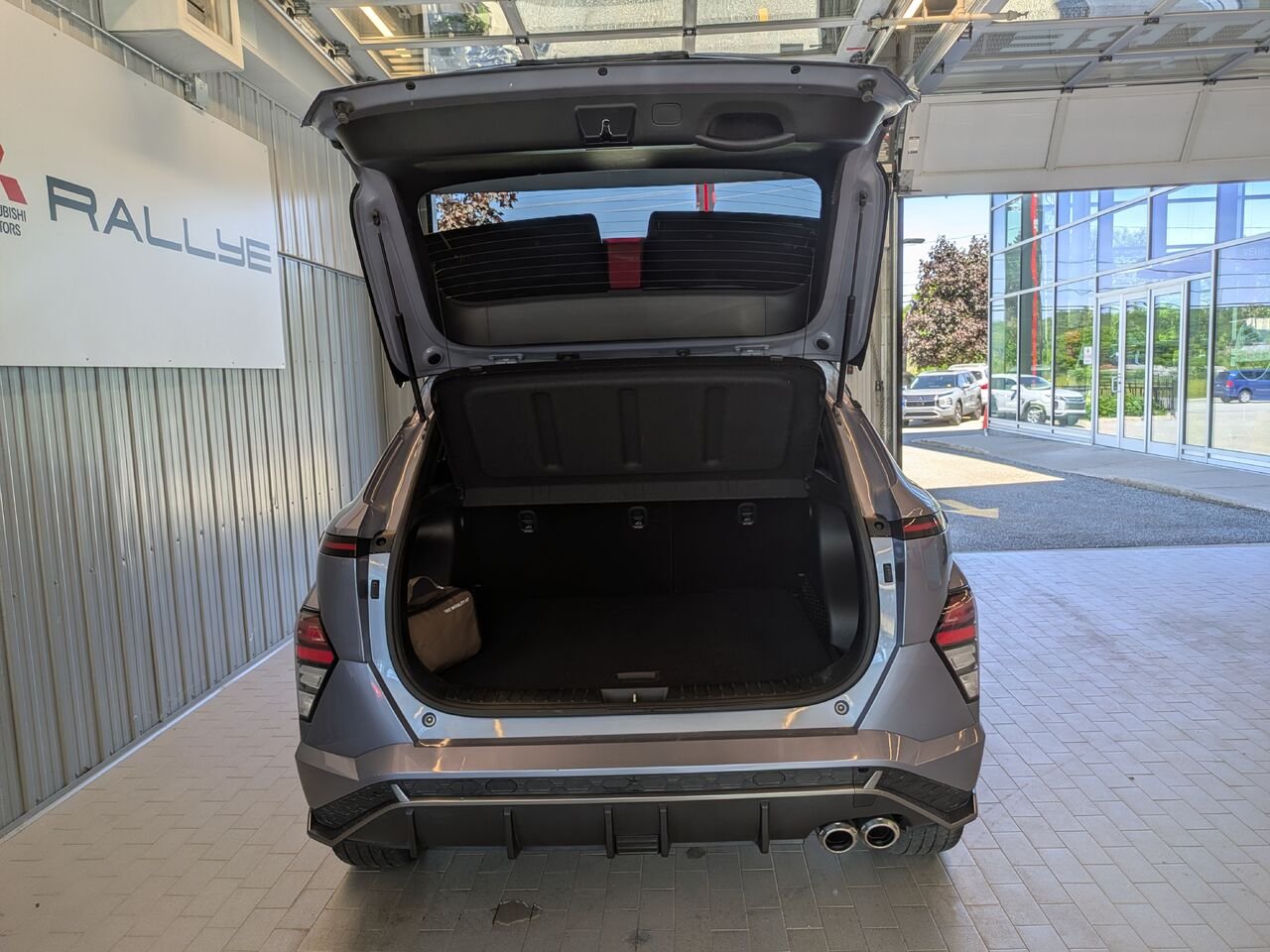 2024 Hyundai Kona Grey Gatineau - photo #3