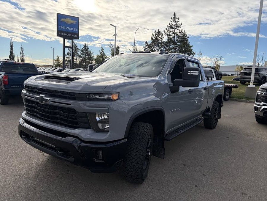 2025 Chevrolet Silverado 2500HD Custom 6.6L Duramax | Multi Flex Tailgate Grey