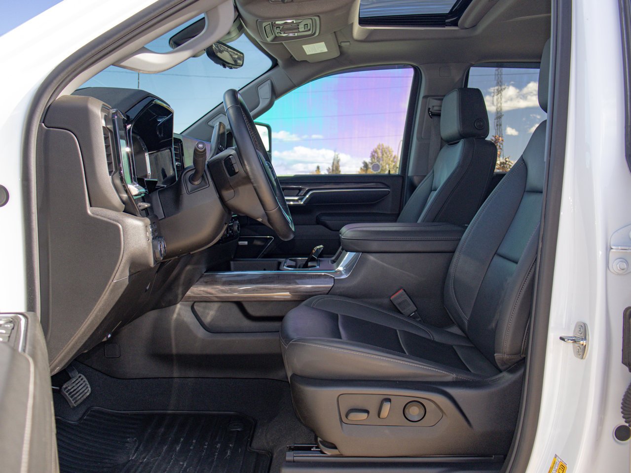 2024 Chevrolet Silverado 3500HD 4WD Crew Cab 159 LTZ White Sherwood Park - photo #16
