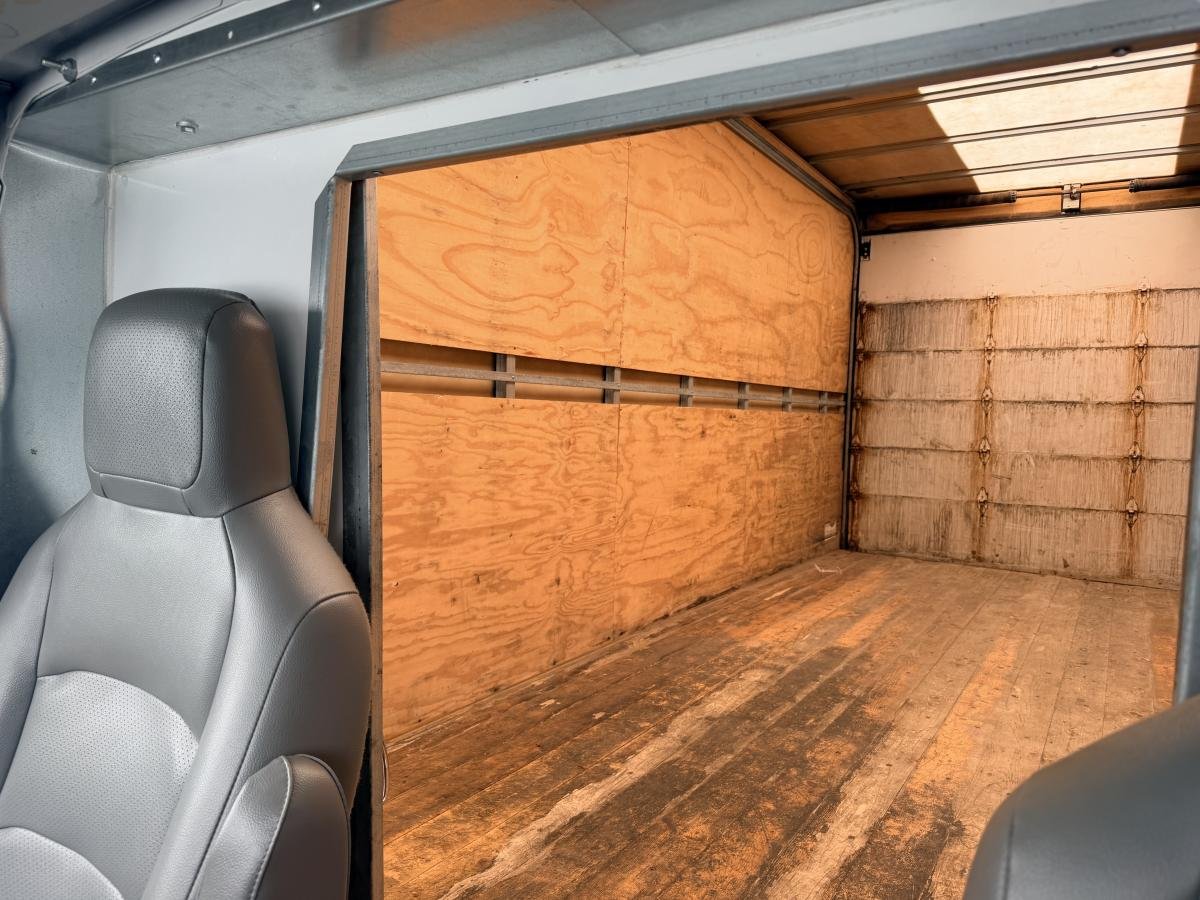 Ford E-450 2023 Blanc  - photo #14