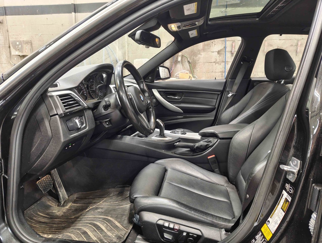 2015 BMW 3 Series 4dr Sdn 335i xDrive AWD Black Sherwood Park - photo #7
