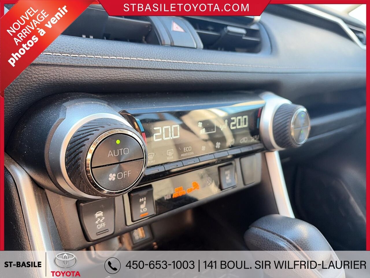 TOYOTA RAV4 Hybride 2023 Blanc Saint-Basile-le-Grand - photo #11