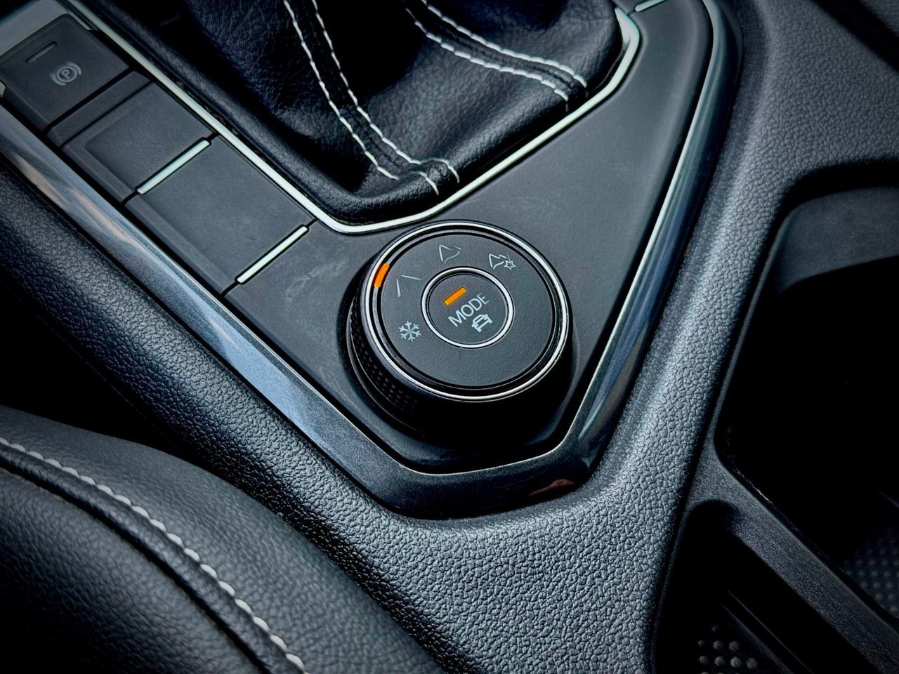 Volkswagen Tiguan 2023 Gris Notre-Dame-des-Prairies - photo #25