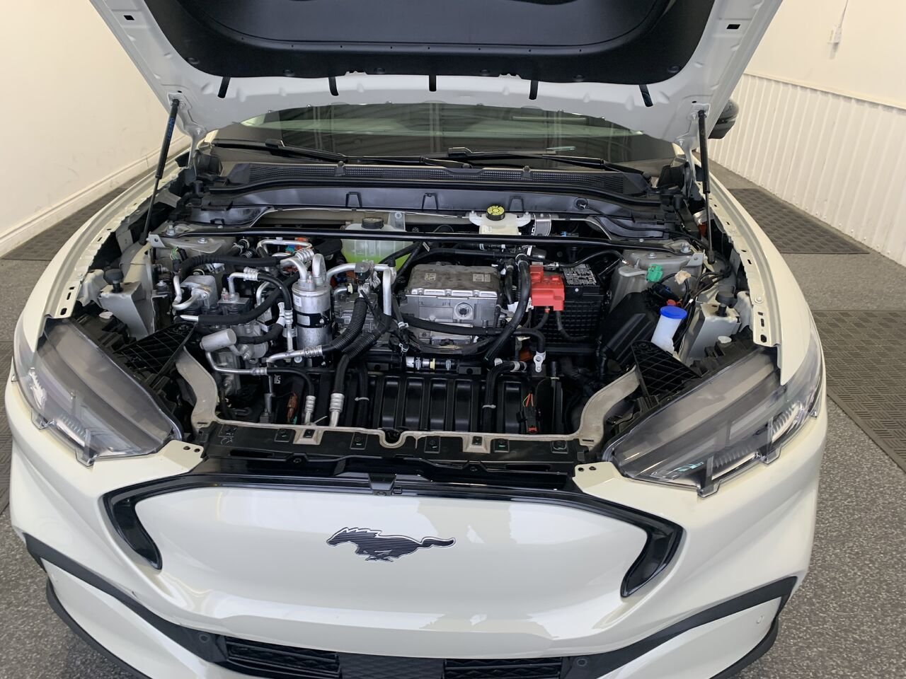 Ford Mustang Mach-E PREMIUM AWD 2025 Beige Saint-Eustache - photo #16