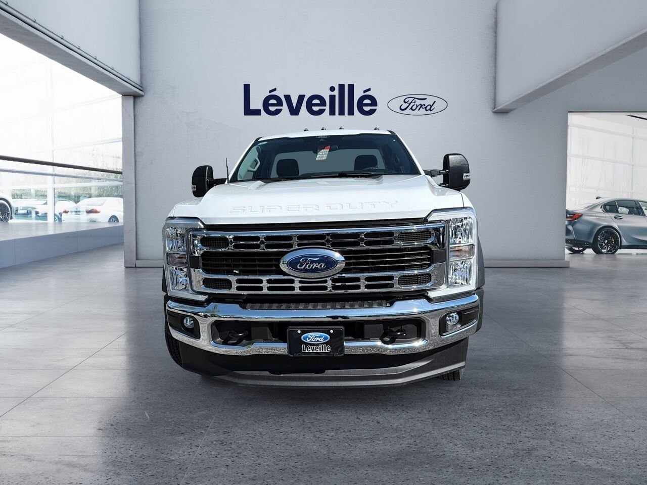 2026 Ford Super Duty F-550 DRW Oxford White Saint-Jérôme - photo #1