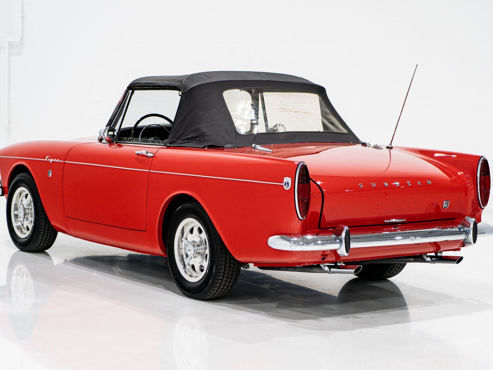 Sunbeam Tiger Unrestored with single repaint **PRIX EN USD** 1967 Rouge Montréal - photo #53