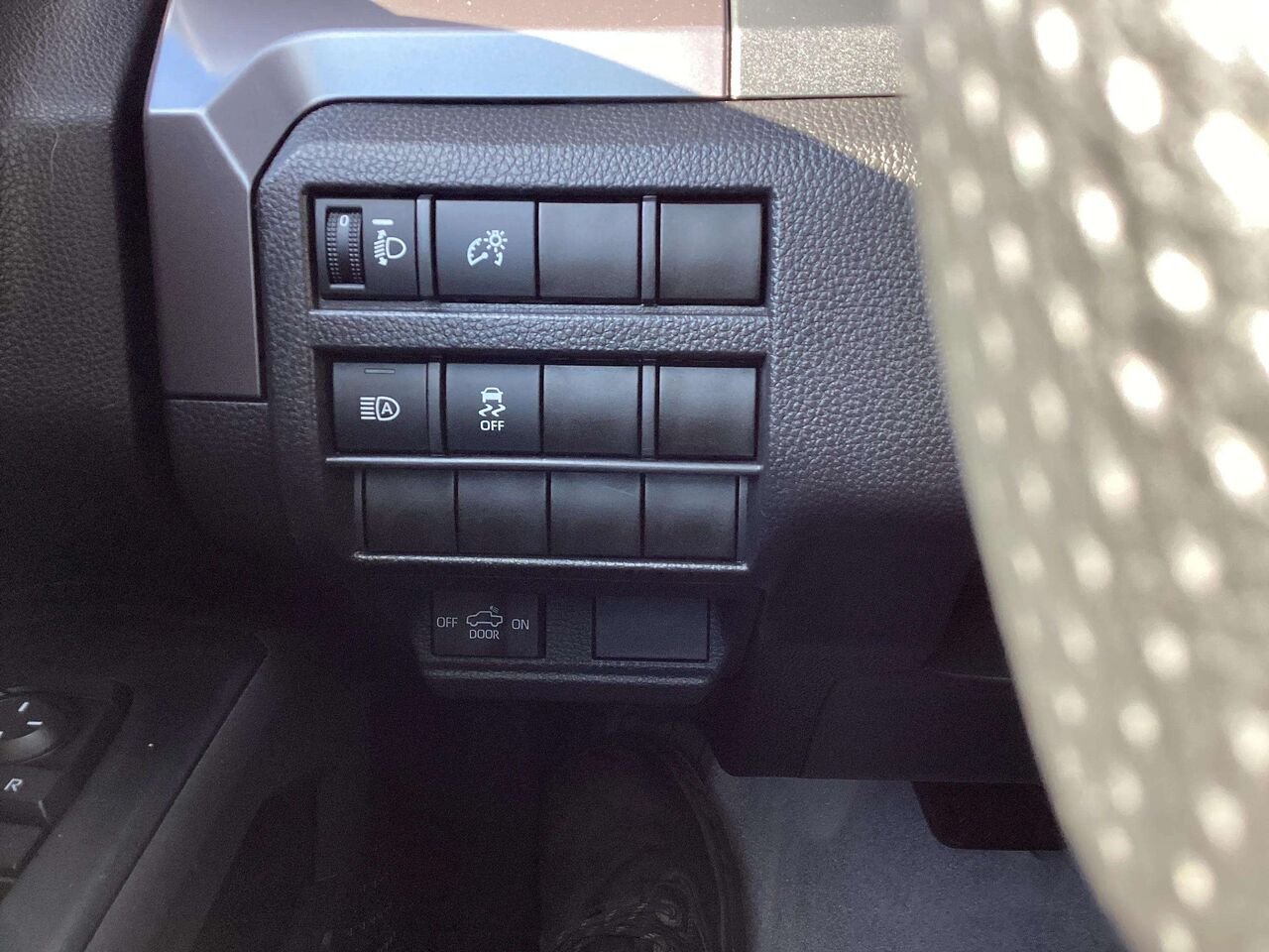 Toyota Tacoma TRD OFF ROAD 2025 Gris Gatineau - photo #16