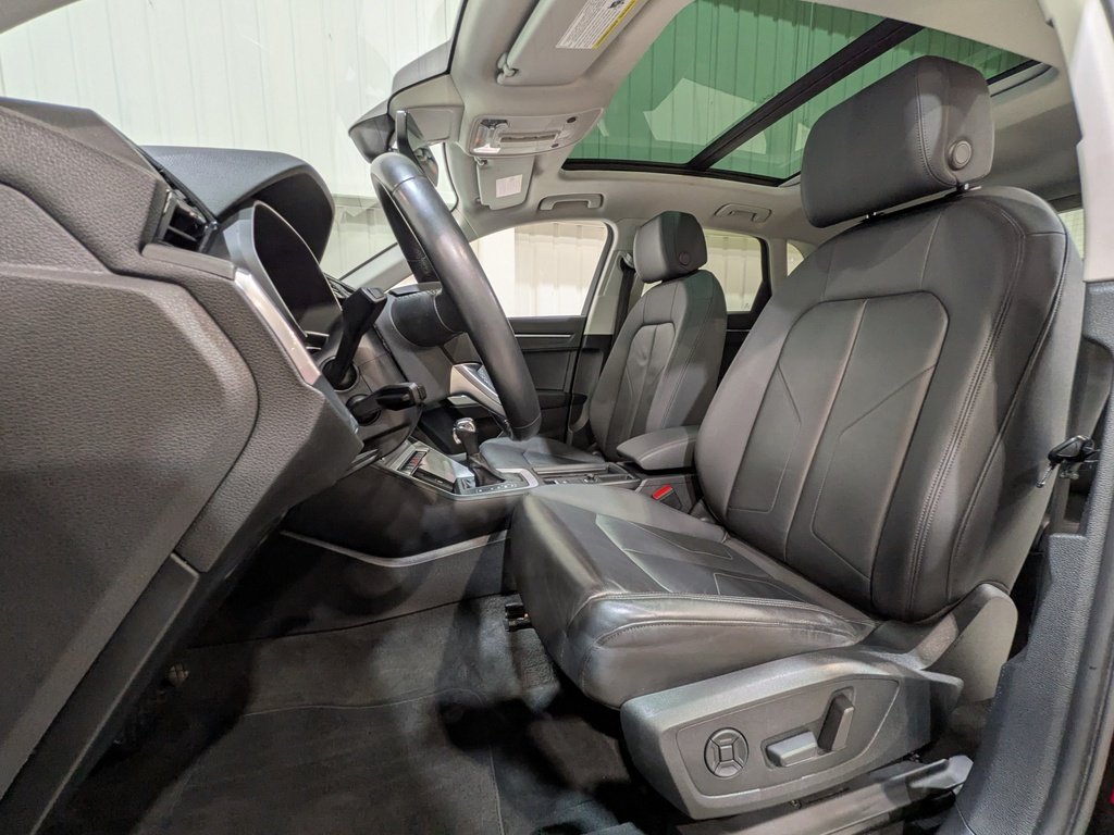 2021 Audi Q3 Progressiv 45 TFSI quattro Black Val-David - photo #1