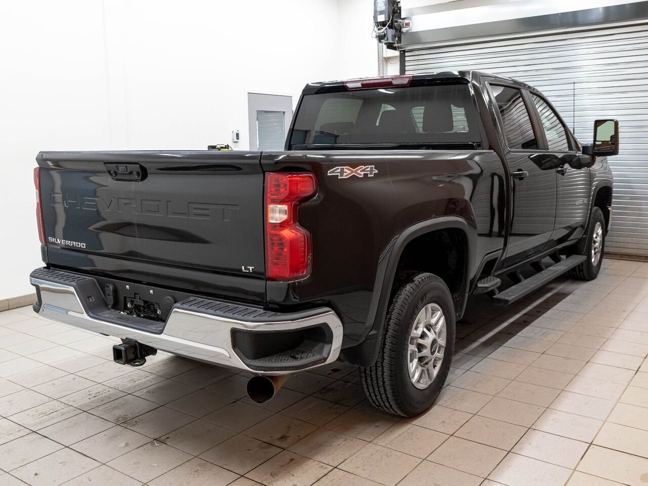 Chevrolet Silverado 2500HD LT CREW 4X4 V8 DIESEL *NAV* CARPLAY *PNBV 9900 LB* 2024 Noir Saint-Jérôme - photo #7