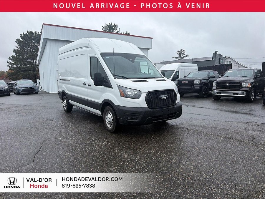 2026 Ford Transit fourgon utilitaire T-250 TI toit surélevé 148 po PNBV de 9 070 lb White