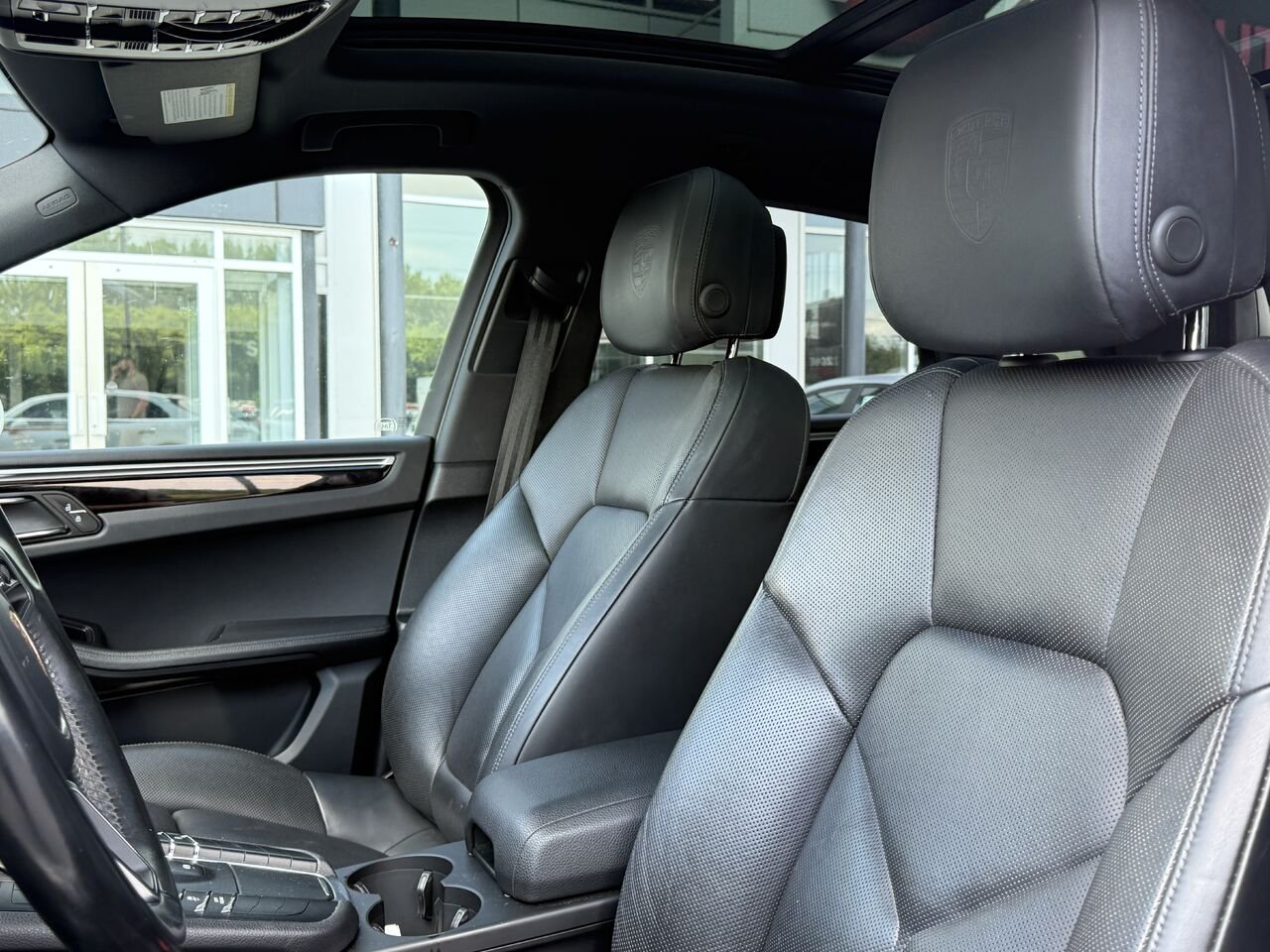 2019 Porsche Macan S White Granby - photo #11