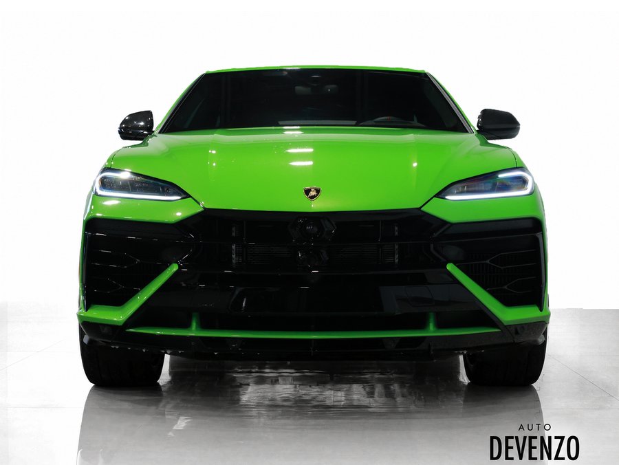 2025 Lamborghini Urus SE Hybrid Green