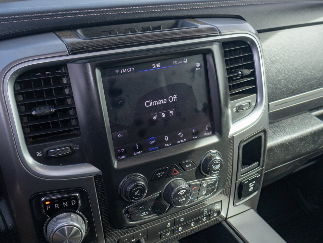 2018 Ram 1500 Limited 4x4 Crew Cab 5'7 Box *Ltd Avail* White Sherwood Park - photo #28