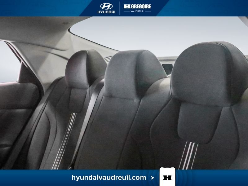 Hyundai Elantra YR830 | Preferred IVT 2025 Blanc Laval - photo #18