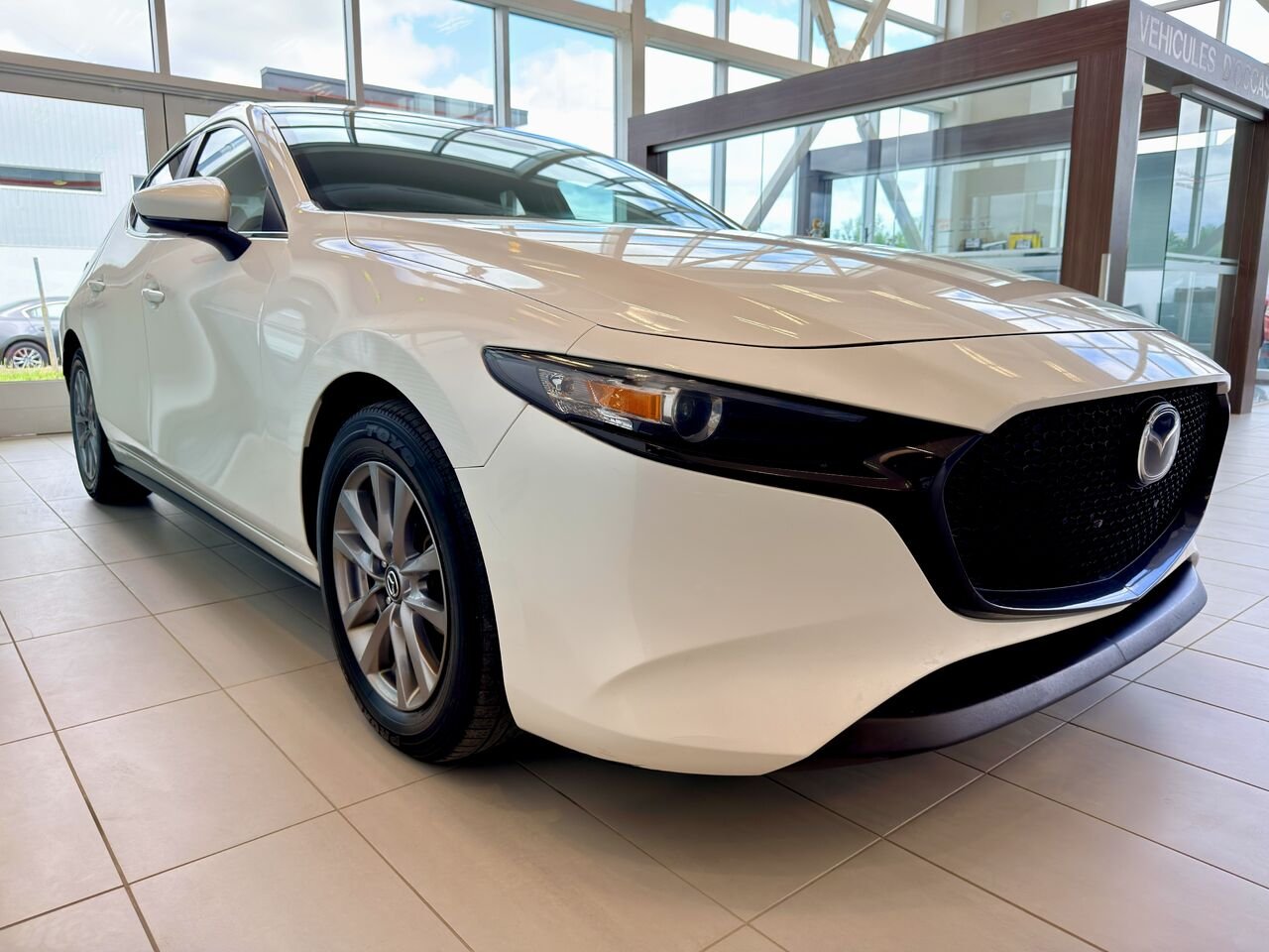 2022 Mazda Mazda3 Sport White Notre-Dame-des-Prairies - photo #8